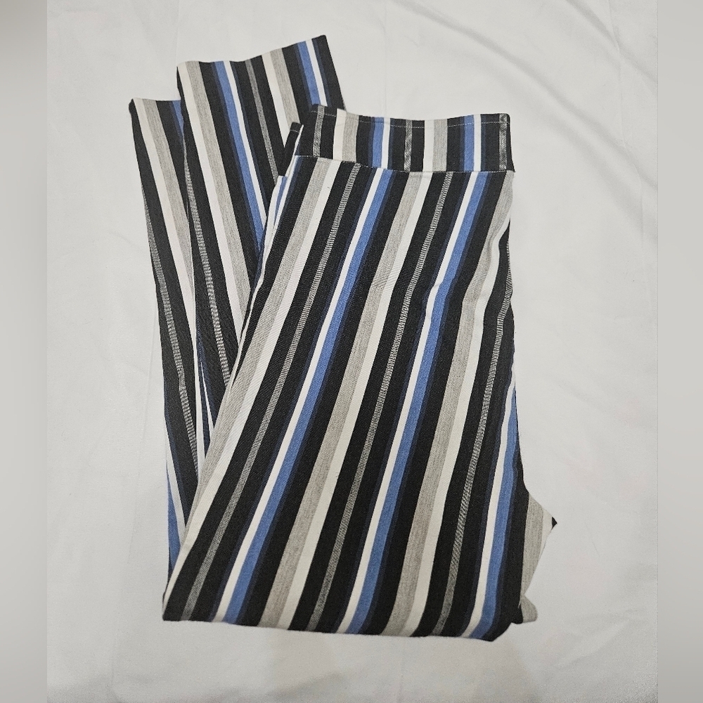 Avenue Montaigne Striped Cropped Pants!